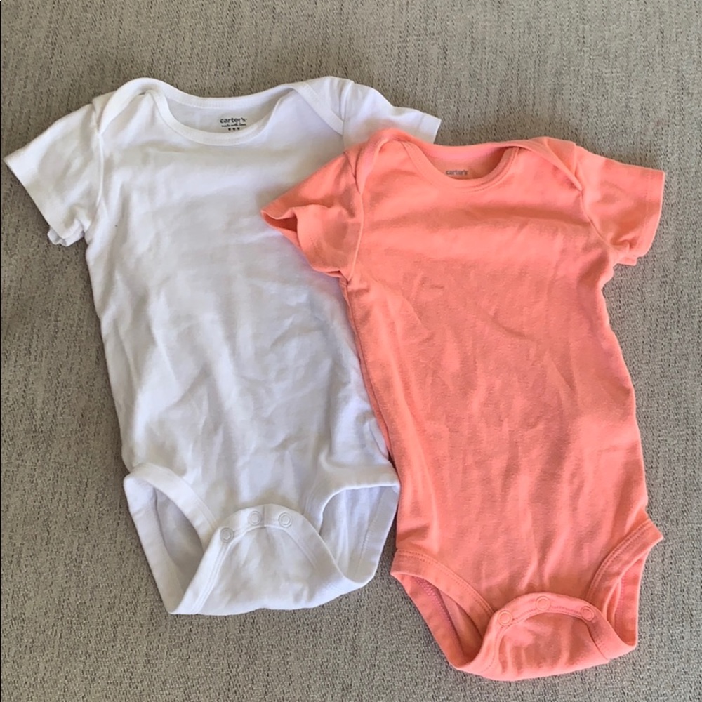 2 Carter’s 9month onesie short sleeves peach white